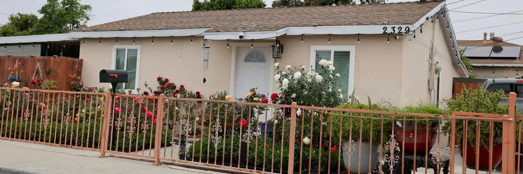 any neighborhood in Santa Ana that emphasizes gates